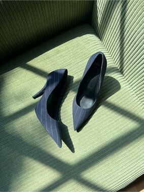 ZARA Navy Blue pinstripe pointed-toe stiletto pumps